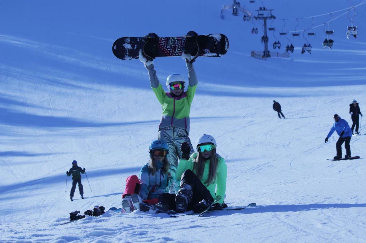 Pensjonat Laworta Ski Ustrzyki Dolne Ngoại thất bức ảnh