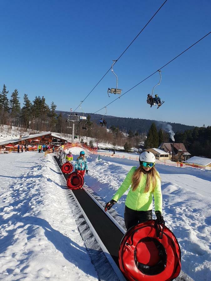 Pensjonat Laworta Ski Ustrzyki Dolne Ngoại thất bức ảnh