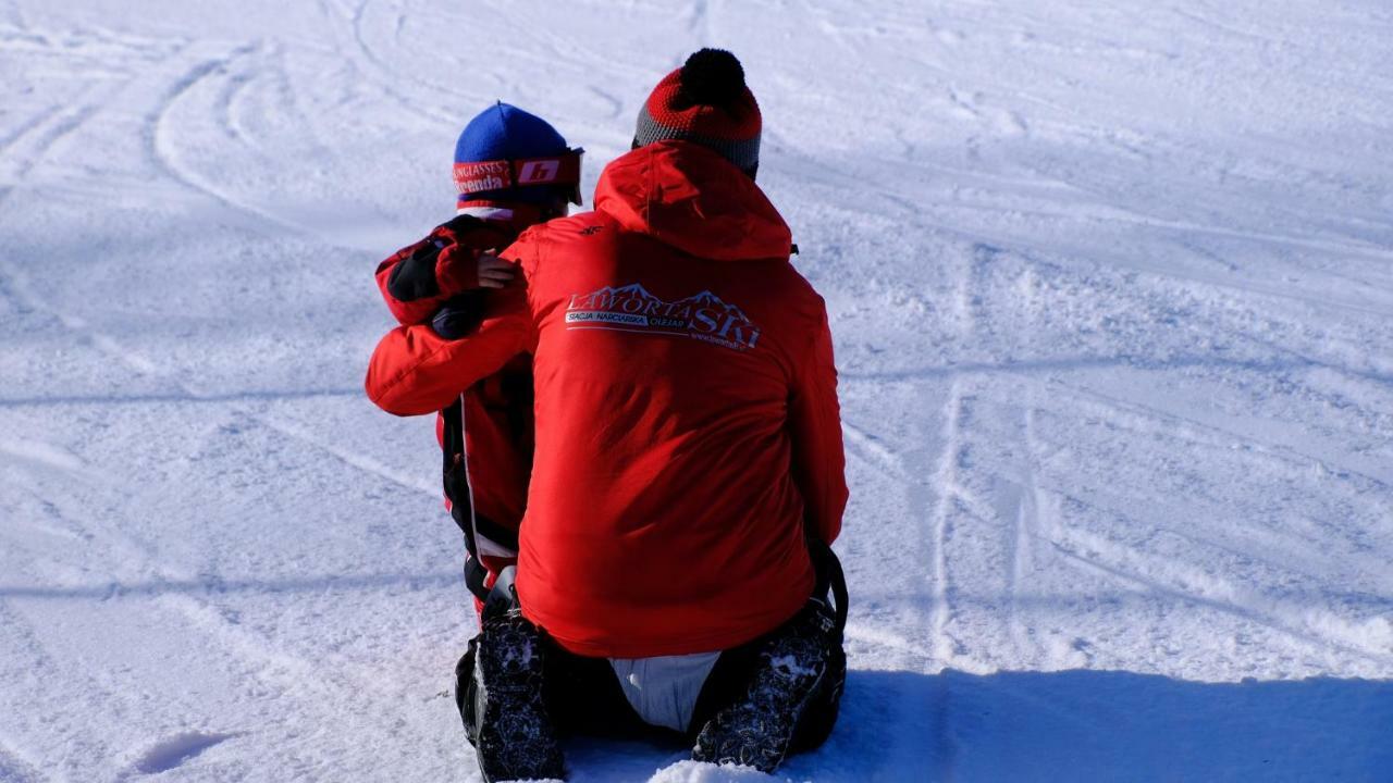 Pensjonat Laworta Ski Ustrzyki Dolne Ngoại thất bức ảnh