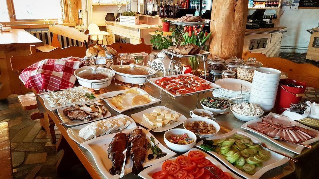 Pensjonat Laworta Ski Ustrzyki Dolne Ngoại thất bức ảnh